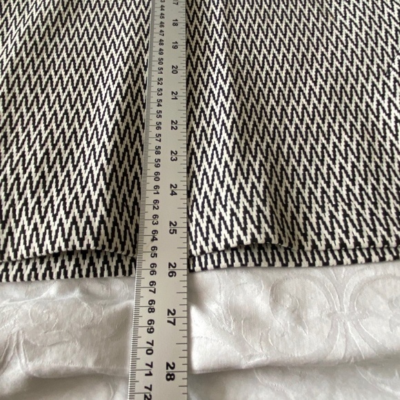 89th & Madison Women's Black/White Geometric Zigzag Midi Skirt Size Small - Picture 9 of 11